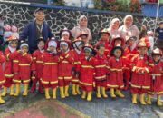 Seru Banget! Murid TKIT Nurul Hikmah III Purwakarta Jadi Pemadam Cilik Sehari di Damkar Purwakarta