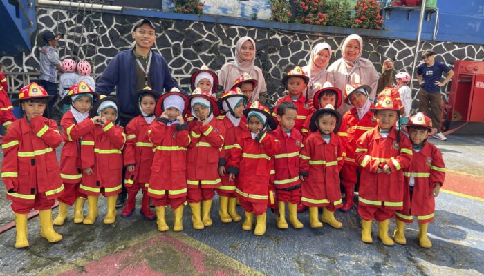 TK B Sedang Persiapan Memadamkan Api